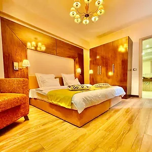 Royal With A Perfect View - Yamaluxe Bucureşti